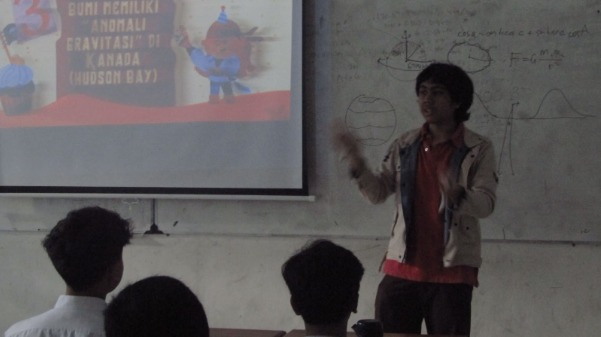 Pematerian di Sman 12 Mengenal Gravitasi